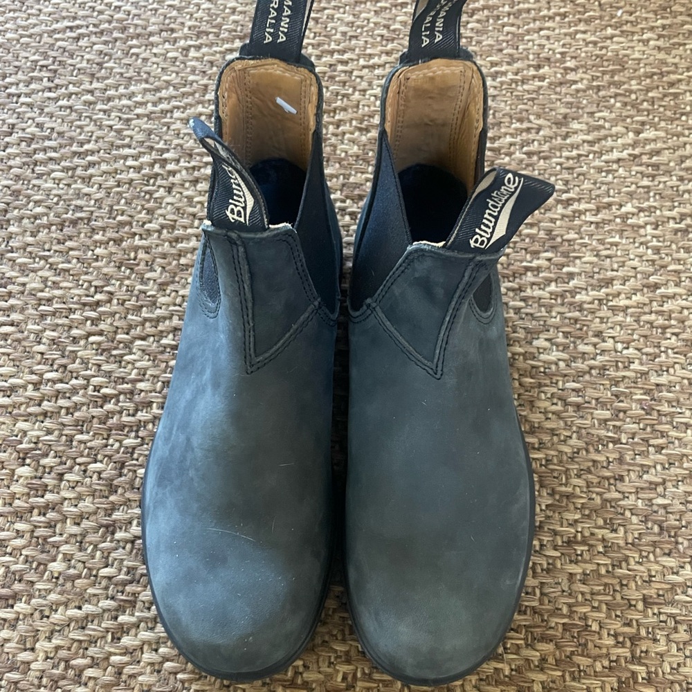 Blundstone Dark Gray Leather Boots - Picture 2 of 5